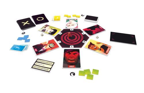 Détail des cartes et des pions du jeu Revelations.