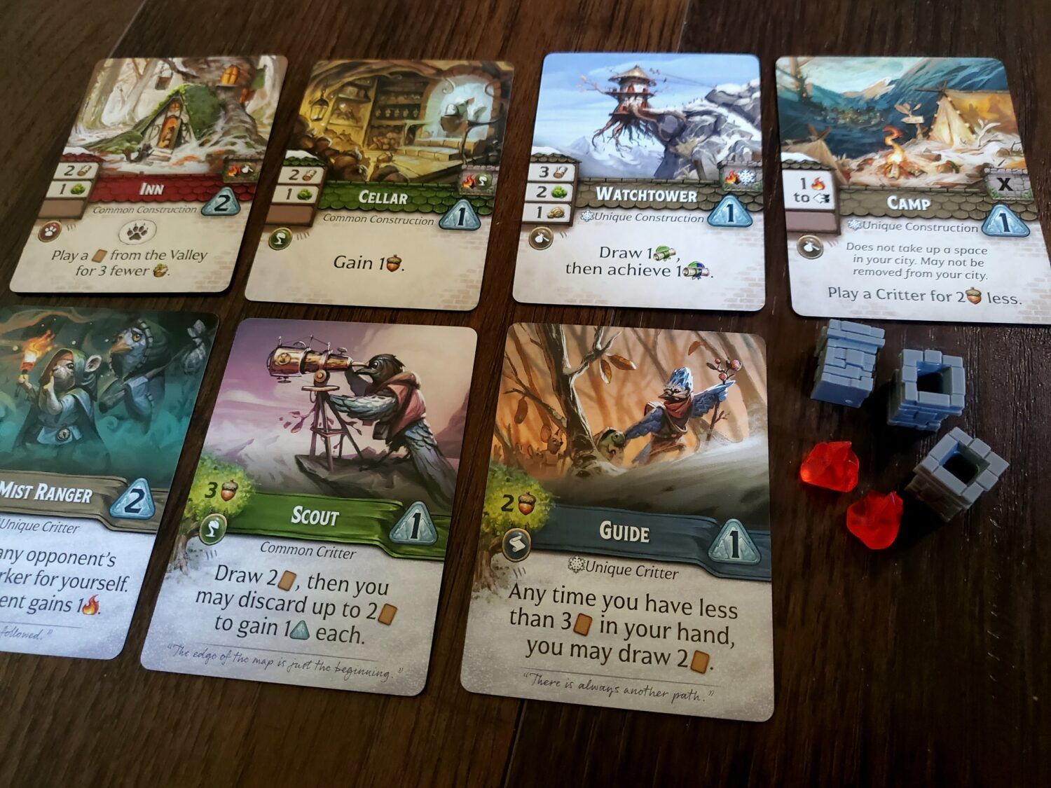 Détail sur les cartes et ressources du jeu Everdell Silverfrost.