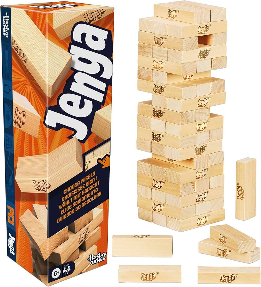Détail des pièces en bois rectangulaires du jeu Jenga.