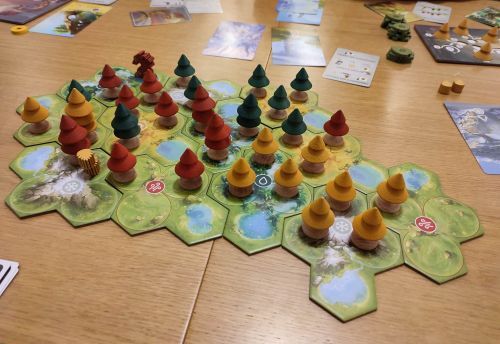 Détail des cartes et pions du jeu de société Zanzibar.