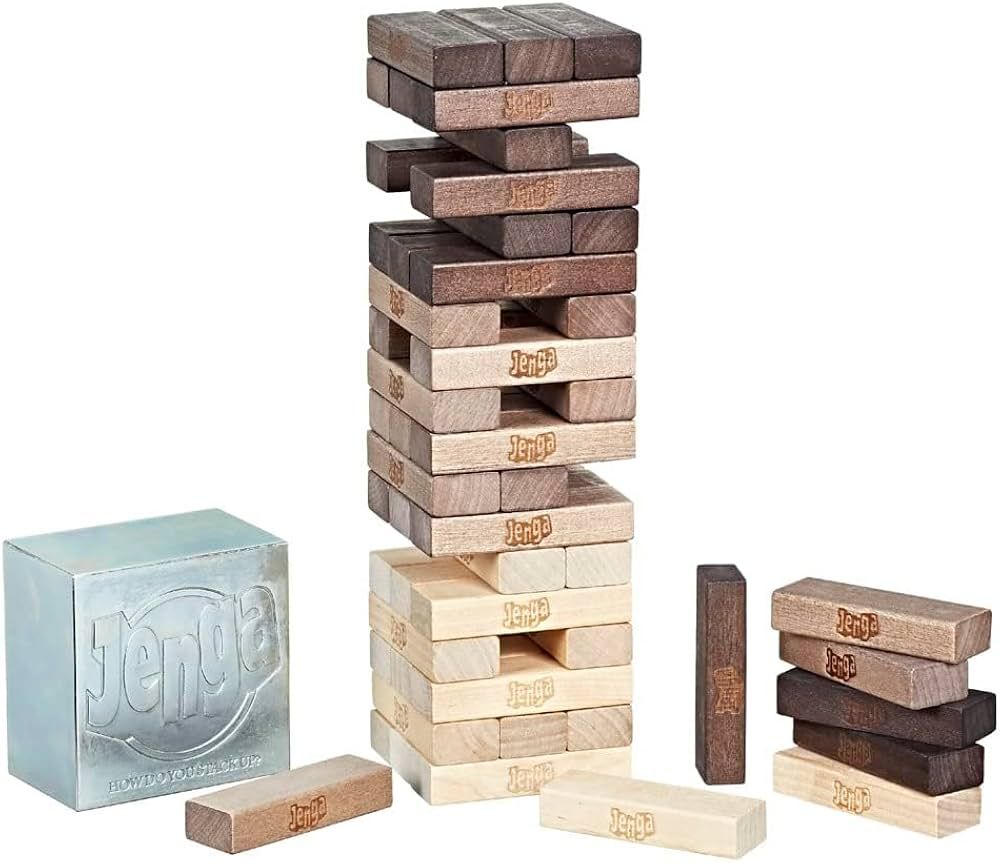La célèbre tour construite avec les blocs en bois Jenga.
