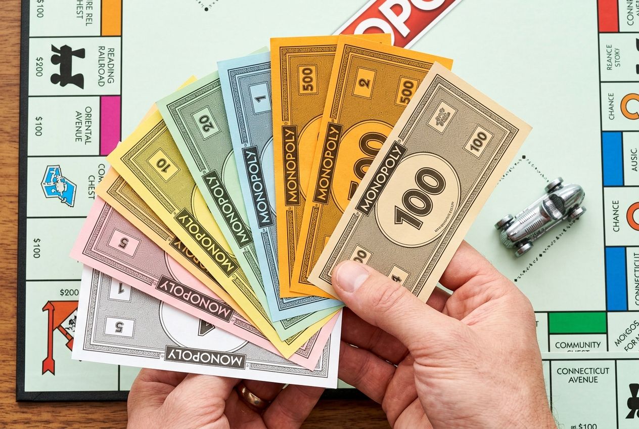 Combien de billets faut-il distribuer au monopoly ?